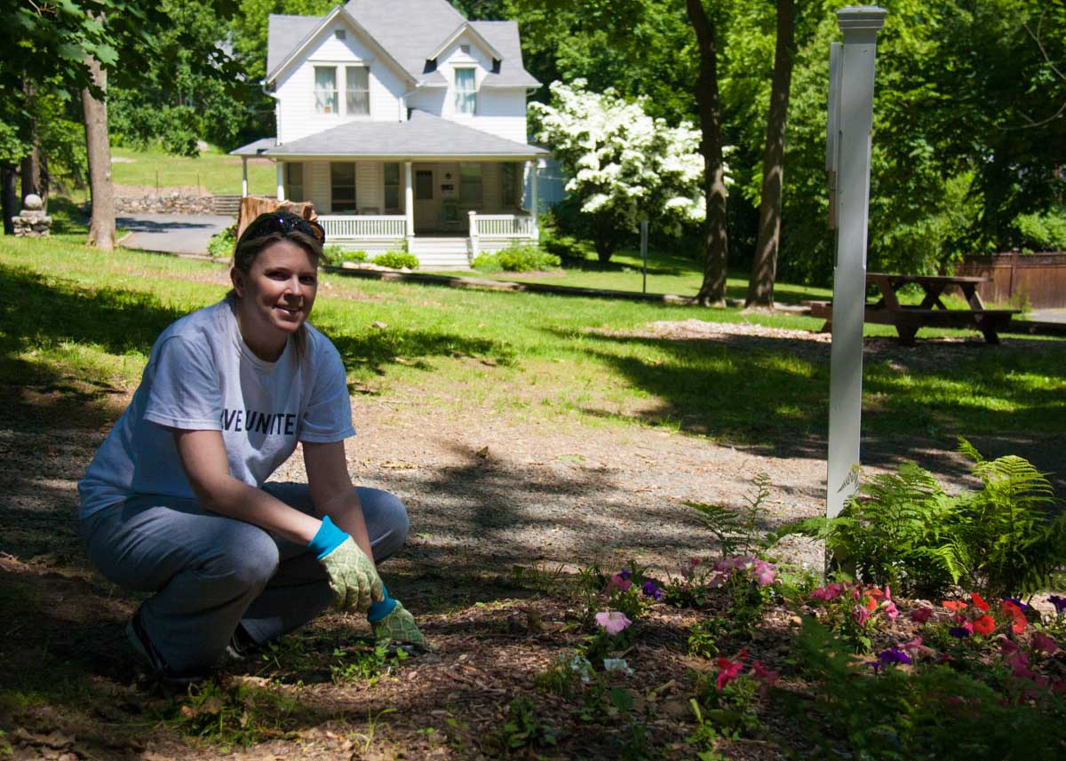 United Way Day of Caring with employees from Praxair