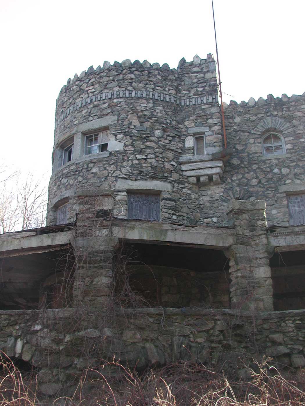 Hearthstone Castle History hearthstone-castle-porch-western-tower-boarded-up